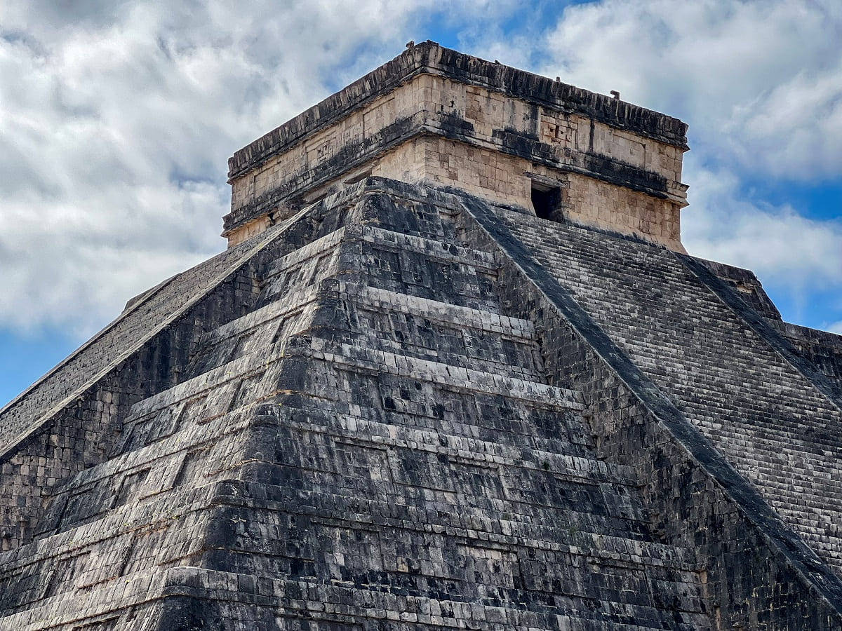 Découvrez Chichen Itza : Guide Complet pour Explorer la Merveille du Monde Maya et Plonger dans son Histoire Fascinante