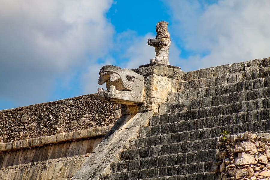 Discover Chichen Itza: Complete Guide to Exploring the Wonder of the Mayan World and Delve into its Fascinating History